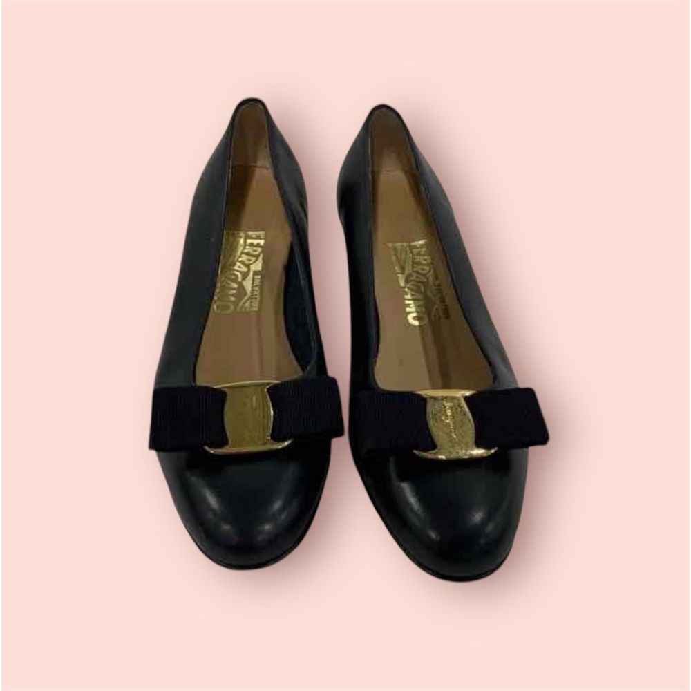 VINTAGE Salvatore Ferragamo Black Leather Low Block Heel Vara Bow Size 6